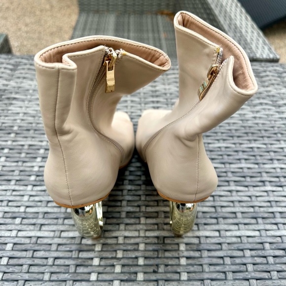 Yoki Tan Gold Heart Heels Boots Sz 10 - Picture 4 of 5
